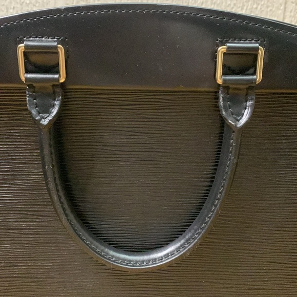 Louis Vuitton Riveria Epi Leather Black Structured Business Handle Bag - FLAWS - Picture 5 of 15